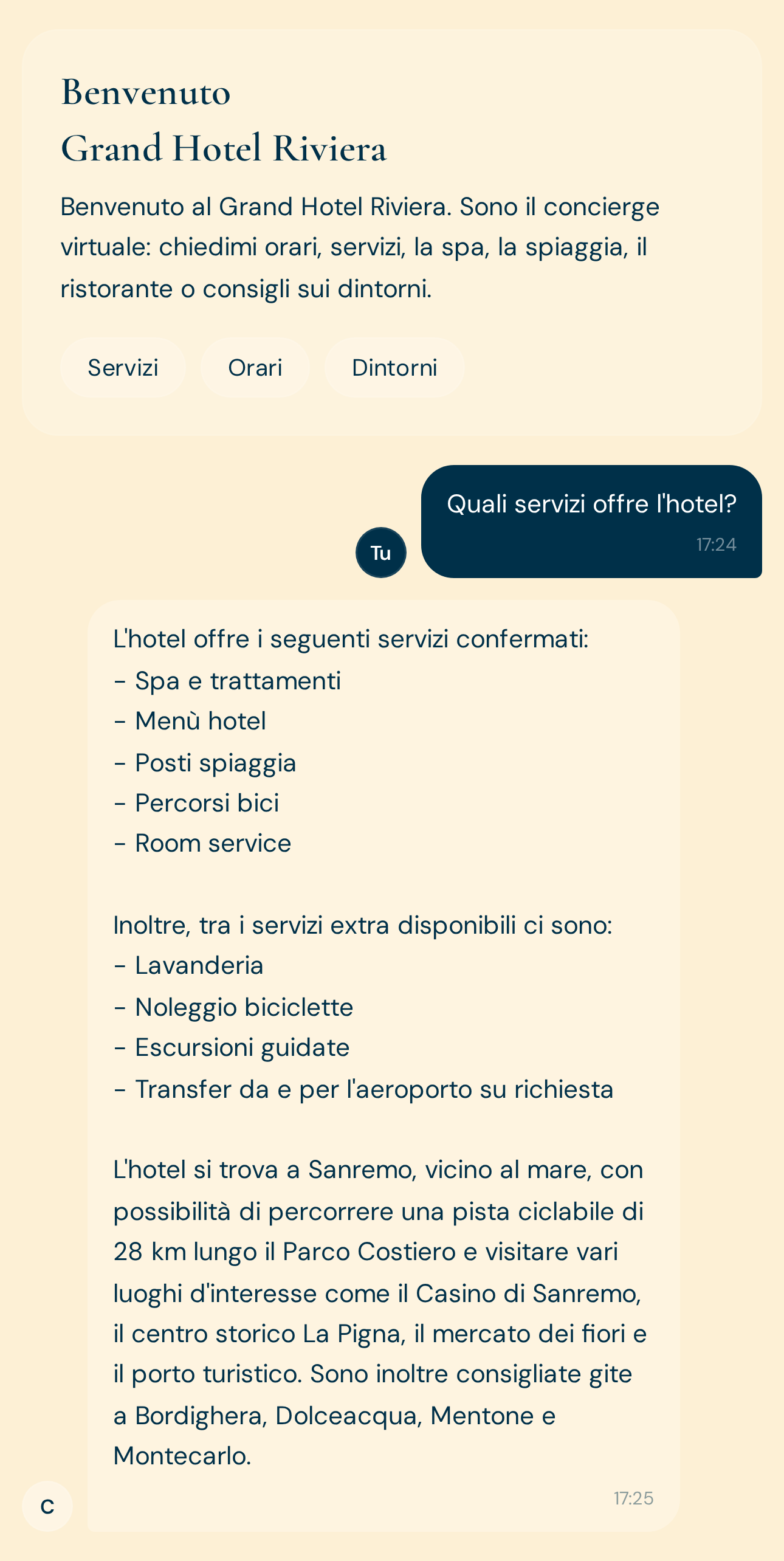 Chat di Helpo: l'assistente del Grand Hotel Riviera elenca spa, menù, posti spiaggia e room service nella lingua dell'ospite